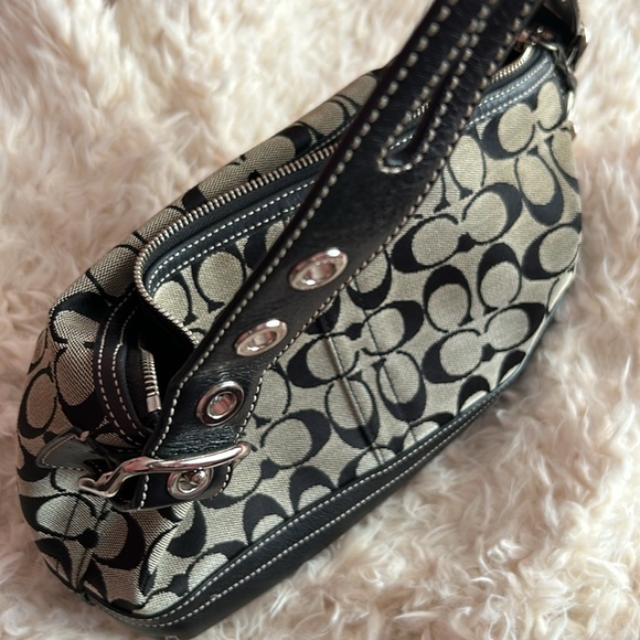 Black and grey monogram Coach shoulder bag - Picture 7 of 8